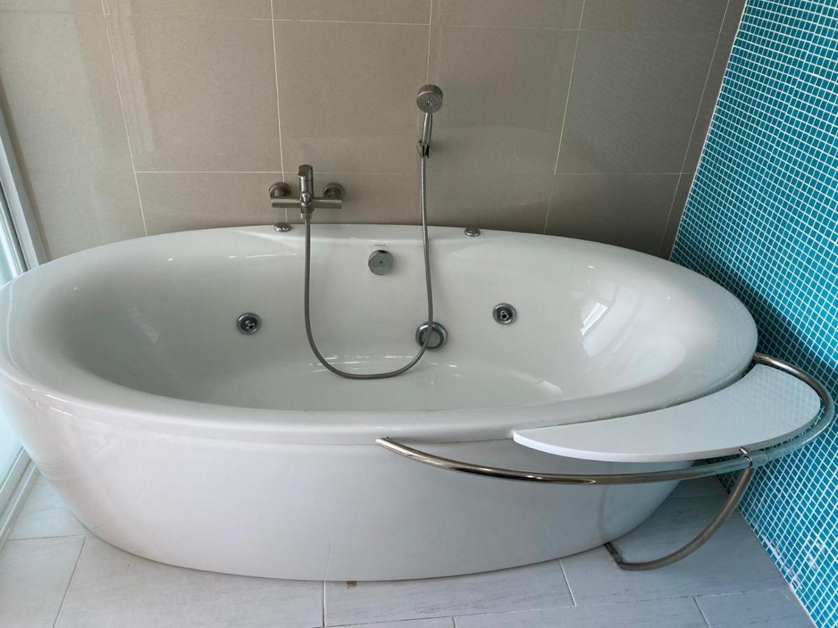 Royal Luxury Hotel Patong Екстериор снимка