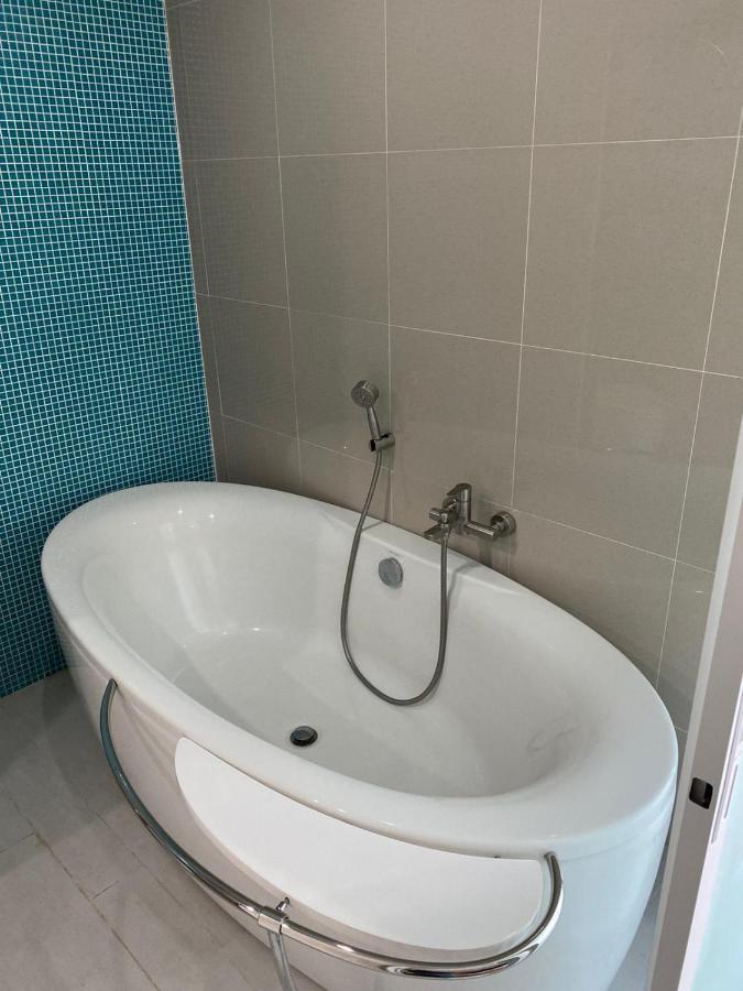 Royal Luxury Hotel Patong Екстериор снимка